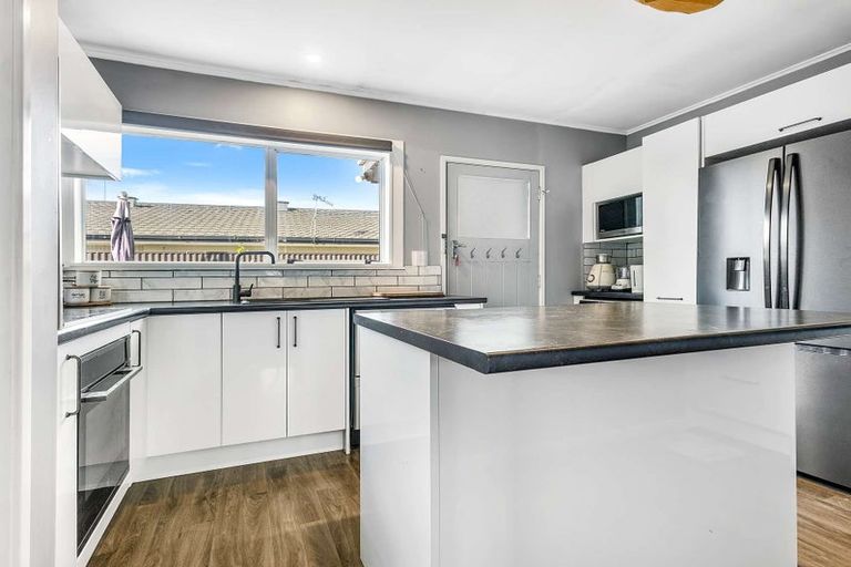 Photo of property in 2/608 Heretaunga Street East, Parkvale, Hastings, 4122