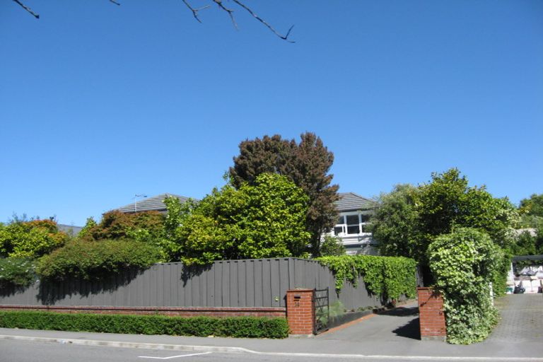 Photo of property in 14 Aikmans Road, Merivale, Christchurch, 8014