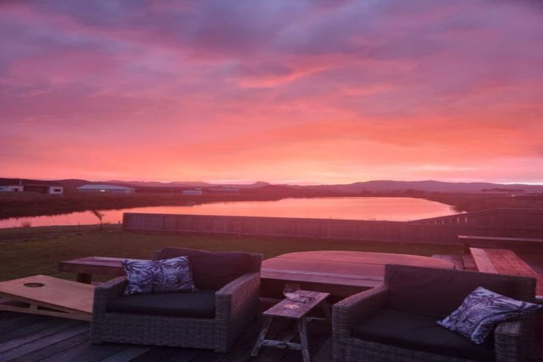 Photo of property in 110 Hamiora Street, Matarangi, 3592