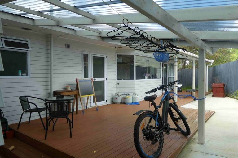 Photo of property in 25c Thornlow Street, Glendene, Auckland, 0602