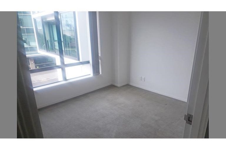 Photo of property in The Docks Apartments, 239/8 Dockside Lane, Auckland Central, Auckland, 1010