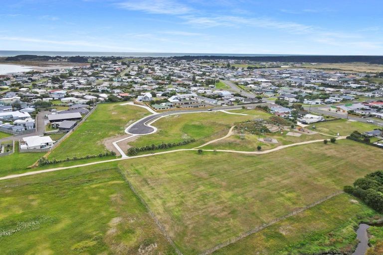 Photo of property in 3 Rangeview Rise, Foxton Beach, 4815