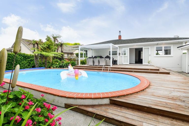 Photo of property in 30 Lincoln Terrace, Hokowhitu, Palmerston North, 4410