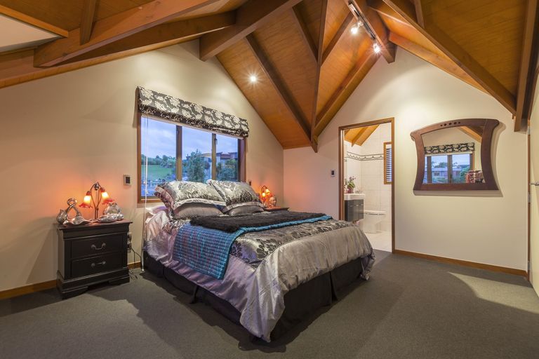 Photo of property in 17 Roger Guy Place, Welcome Bay, Tauranga, 3175