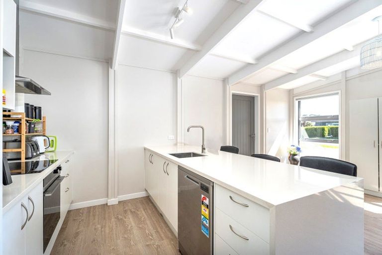 Photo of property in 8 Ngaroma Crescent, Whitianga, 3510