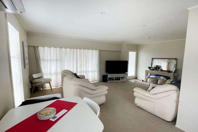 Photo of property in 2/2 Pine Terrace, Howick, Auckland, 2014
