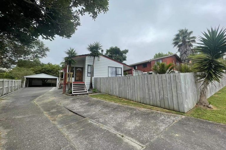 Photo of property in 6 Thalia Place, Totara Vale, Auckland, 0629