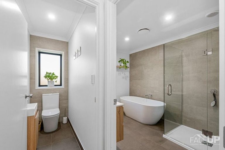 Photo of property in 13 Hobie Court, West Harbour, Auckland, 0618