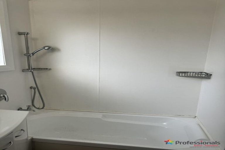 Photo of property in 11a Woodvale Road, Glen Eden, Auckland, 0602