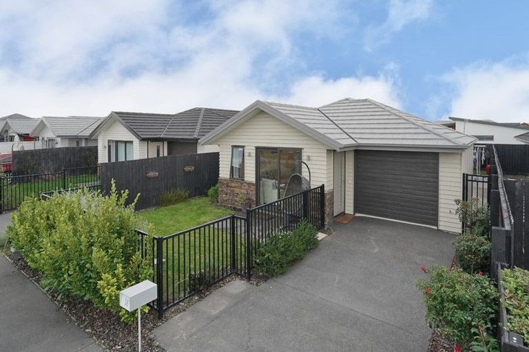 Photo of property in 58 Packard Crescent, Halswell, Christchurch, 8025