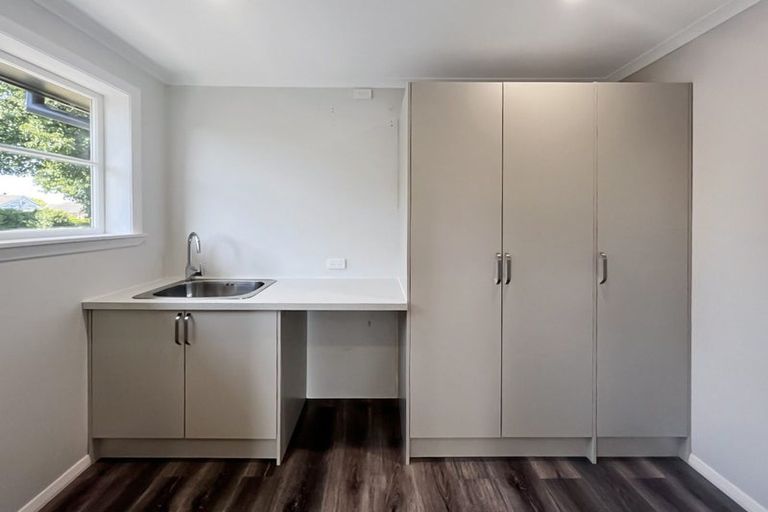 Photo of property in 27 Seddon Street, Takaro, Palmerston North, 4412