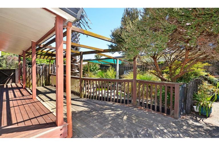 Photo of property in 7 Bill Phillip Place, Clendon Park, Auckland, 2103