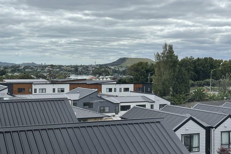 Photo of property in 1/14 Ayr Road, Pakuranga, Auckland, 2010
