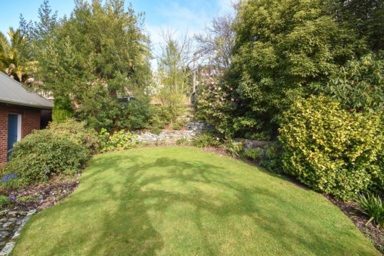 Photo of property in 14 Easther Crescent, Kew, Dunedin, 9012