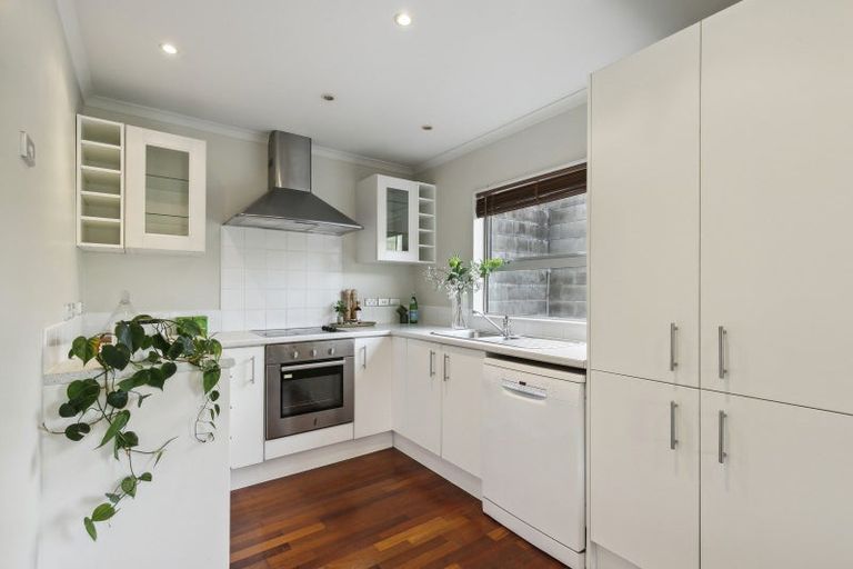 Photo of property in 3c Woodhouse Avenue, Karori, Wellington, 6012