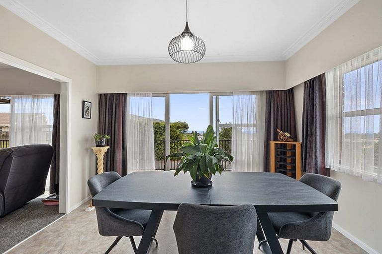 Photo of property in 8 Hillcrest Street, Glen Avon, New Plymouth, 4312