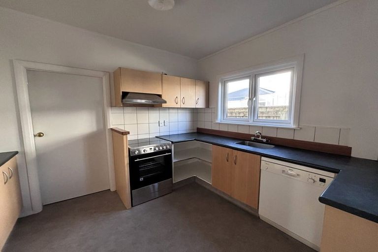 Photo of property in 2 Tory Street, Petone, Lower Hutt, 5012