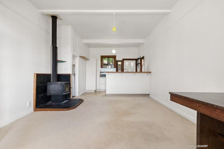 Photo of property in 94 Rolleston Street, Mount Cook, Wellington, 6021