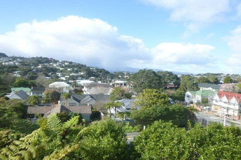 Photo of property in 11 Burma Road, Khandallah, Wellington, 6035