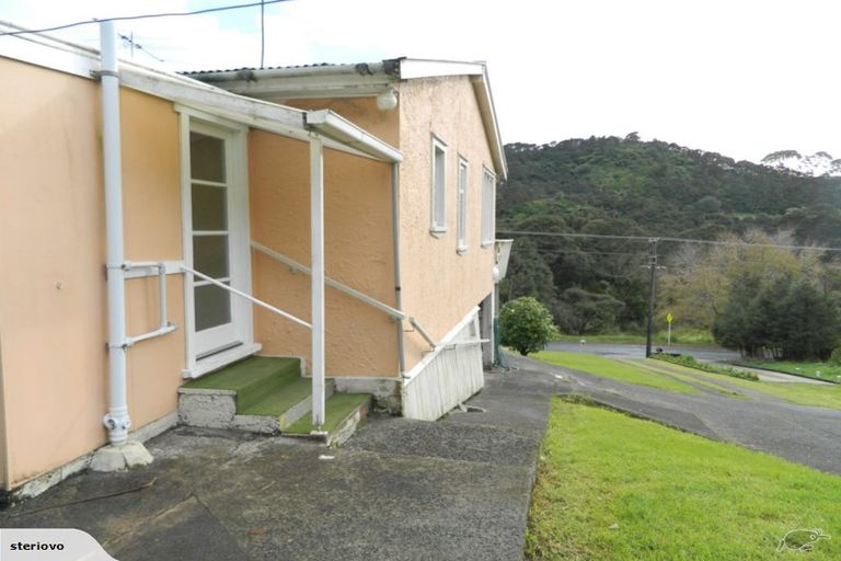 Photo of property in 58 Mountain Road, Henderson Valley, Auckland, 0612