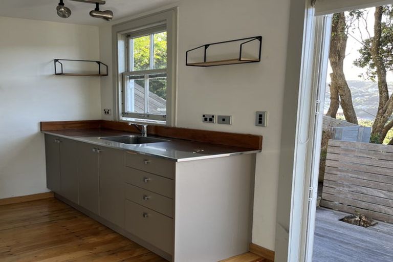 Photo of property in 203 Melbourne Road, Island Bay, Wellington, 6023