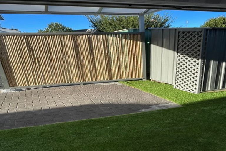 Photo of property in 1/56 Kiwi Esplanade, Mangere Bridge, Auckland, 2022