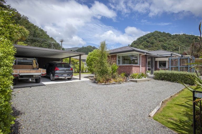 Photo of property in 20 George Street, Picton, 7220