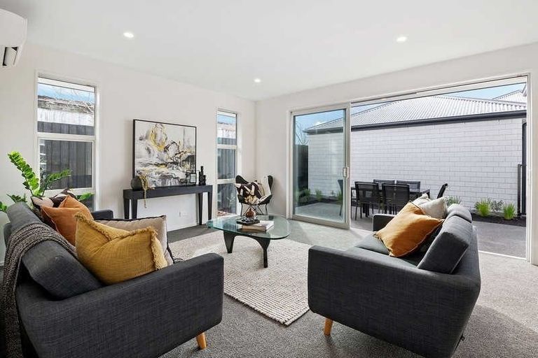 Photo of property in 8b Halliwell Avenue, Papanui, Christchurch, 8052