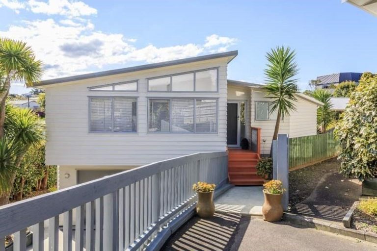Photo of property in 21a James Street, Glenfield, Auckland, 0629