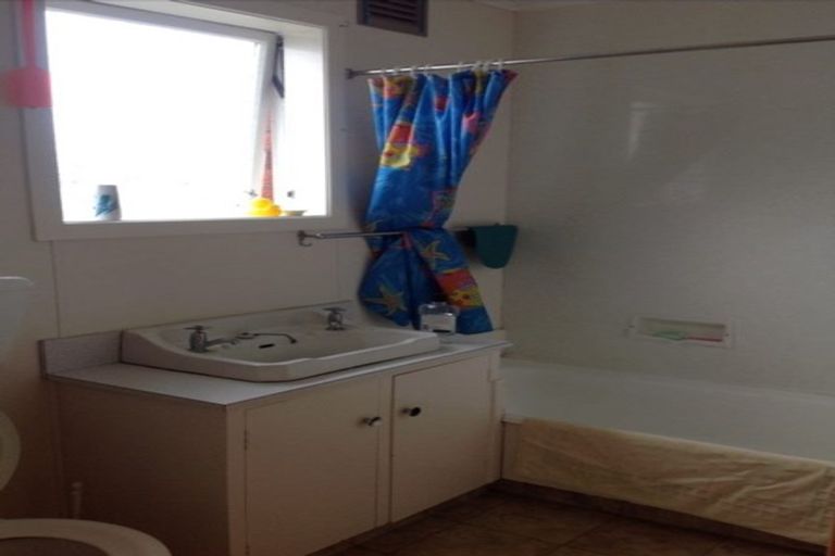 Photo of property in 43 Lismore Street, Strandon, New Plymouth, 4312