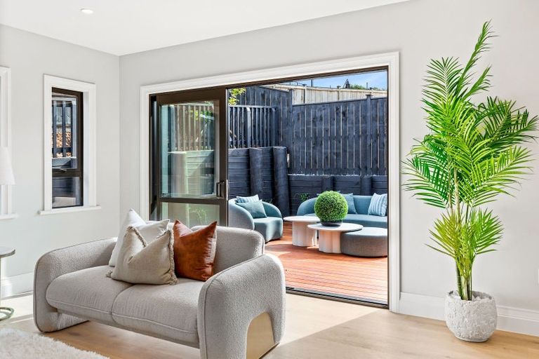 Photo of property in 7 Halcyon Bay Lane, Wainui, 0992