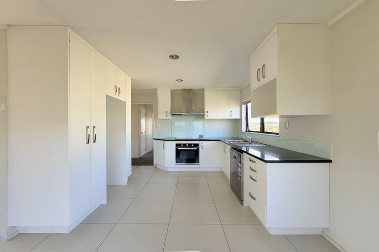 Photo of property in 25 Jay Court, Botany Downs, Auckland, 2010