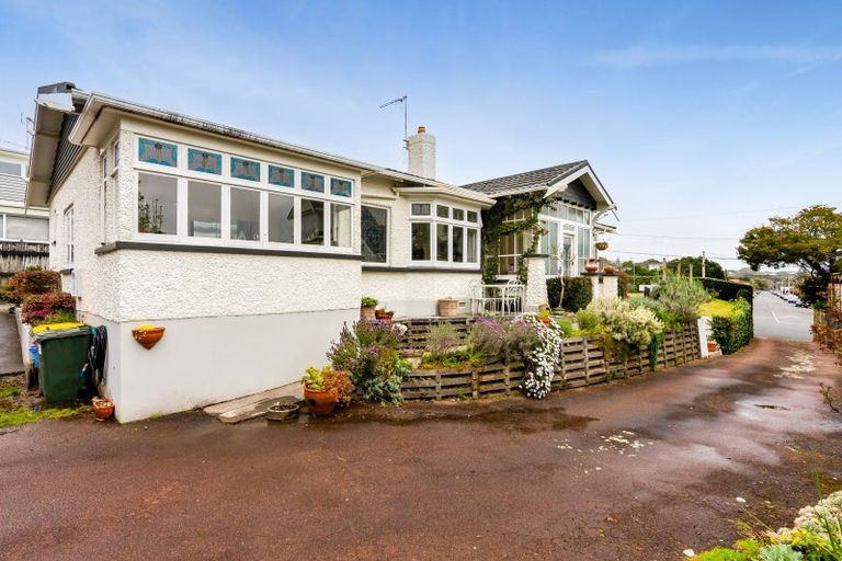 Photo of property in 35 Cameron Street, New Plymouth, 4310