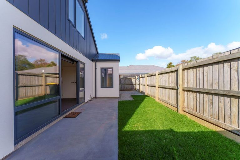 Photo of property in 30a Paddington Street, Northcote, Christchurch, 8052