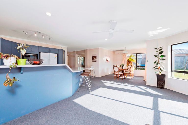 Photo of property in 73 Santa Monica Drive, Papamoa Beach, Papamoa, 3118