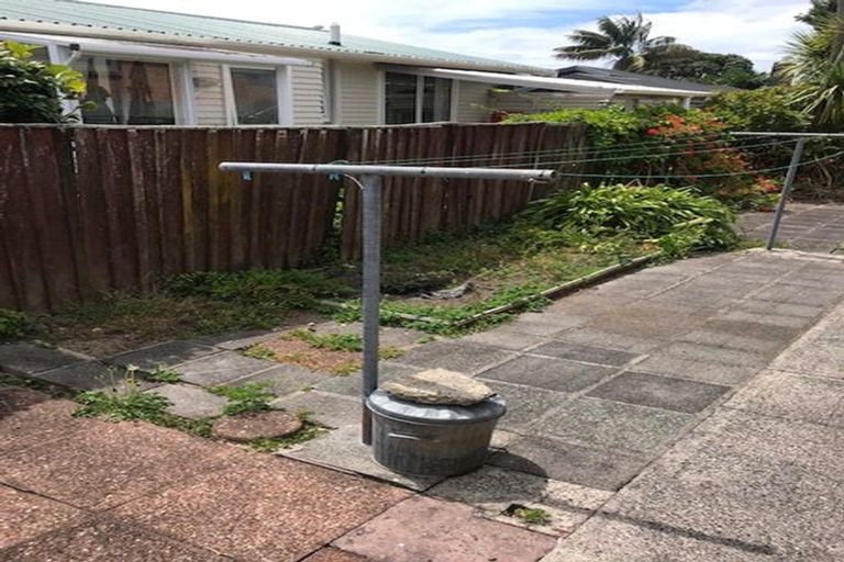 Photo of property in 2/53 Shakespeare Road, Milford, Auckland, 0620
