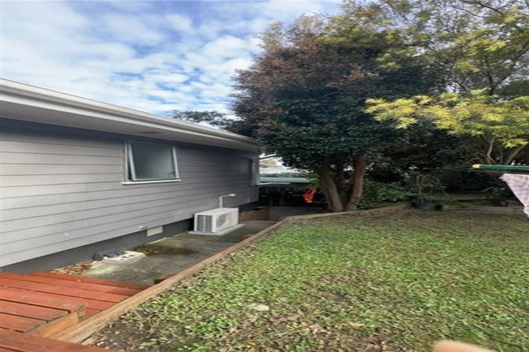 Photo of property in 4 Pahi Place, West Harbour, Auckland, 0618