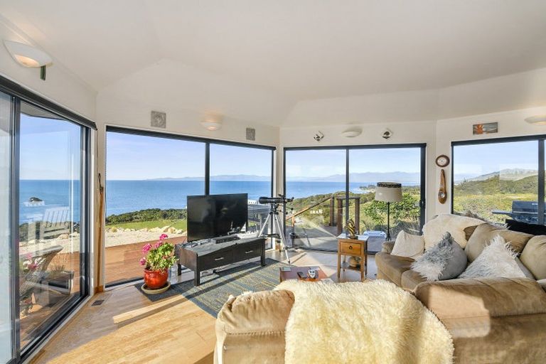 Photo of property in 51 Wharariki Road, Puponga, Collingwood, 7073