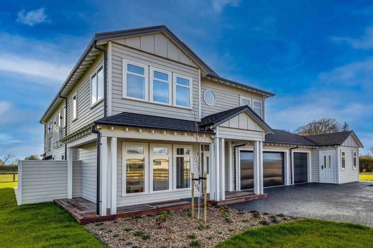 Photo of property in 4 Sunline Drive, Leamington, Cambridge, 3432