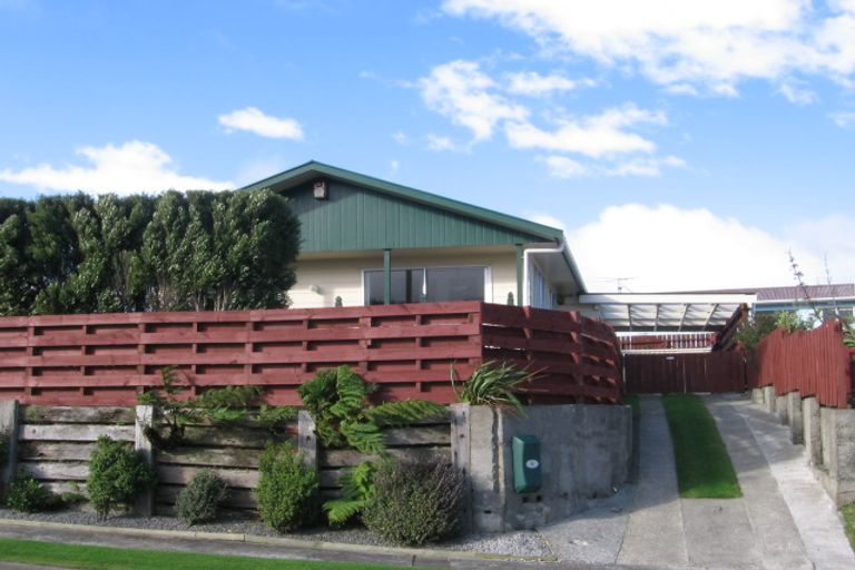 Photo of property in 6 Outram Grove, Kelson, Lower Hutt, 5010