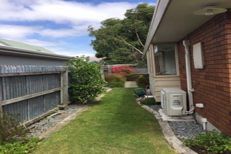 Photo of property in 2/66 Martin Avenue, Beckenham, Christchurch, 8023