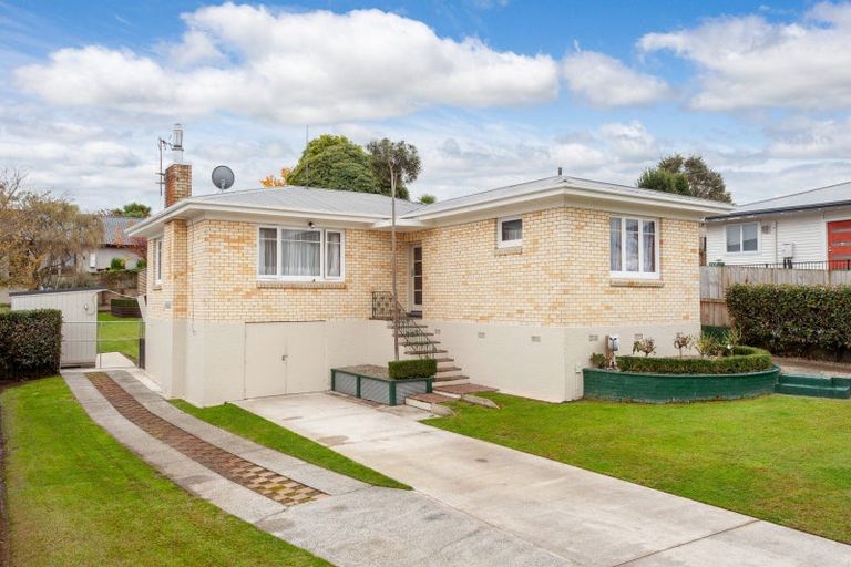 Photo of property in 28 Station Street, Tirau, 3410