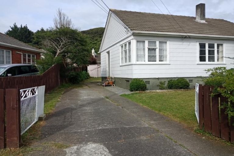 Photo of property in 29 Newcombe Street, Naenae, Lower Hutt, 5011