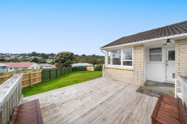 Photo of property in 3 Beauzami Crescent, Ascot Park, Porirua, 5024