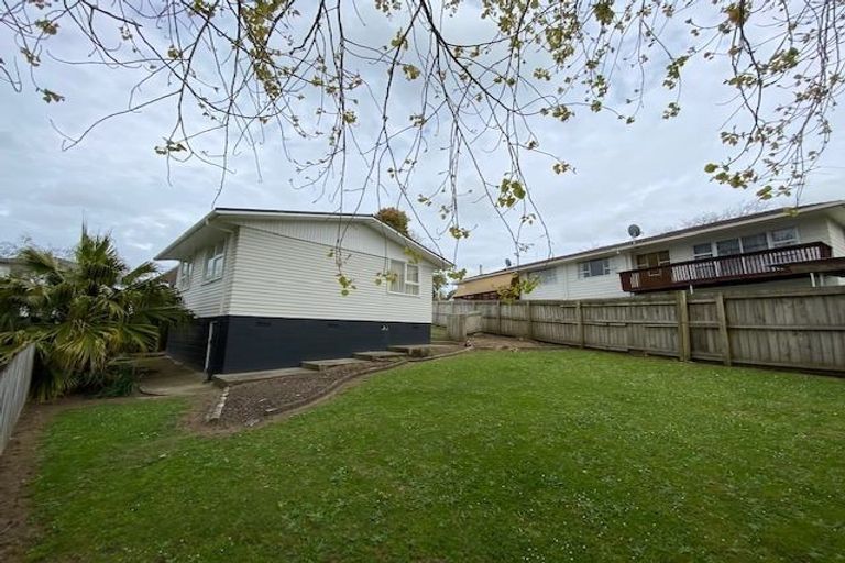 Photo of property in 30 Leaver Place, Weymouth, Auckland, 2103