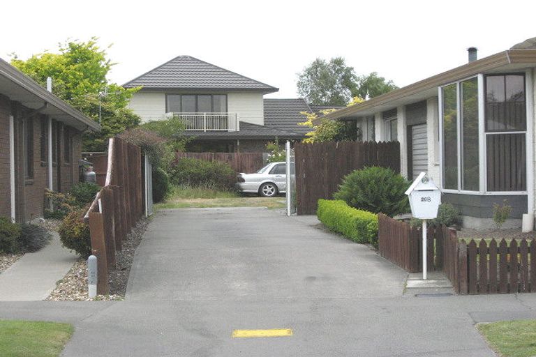 Photo of property in 2/20 Radiata Avenue, Parklands, Christchurch, 8083
