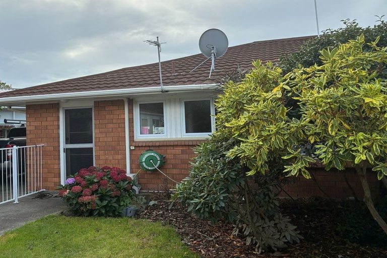 Photo of property in 1/9 Lombard Place, Avonhead, Christchurch, 8042