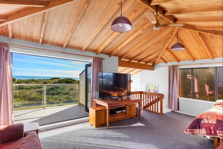 Photo of property in 105 Rua Avenue, Waitarere Beach, Levin, 5510