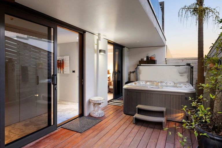 Photo of property in 2/415 Oceanbeach Road, Mount Maunganui, 3116