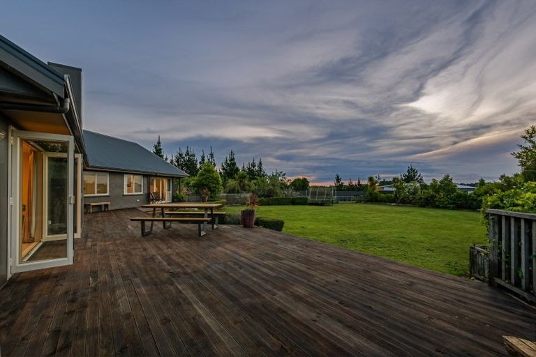 Photo of property in 76 Polson Hill Drive, Aokautere, Palmerston North, 4471